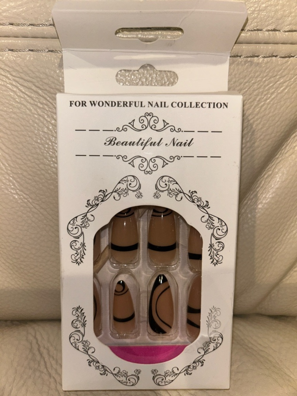 Beautiful Nail Nude & Black Nails